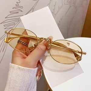 Vintage Oval Sunglasses Small Metal Frame UV400 Protection Retro Fashion Eyewear For Outdoor Streetwear Party