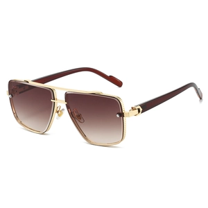Vintage Metall-Pilotenbrille in Gold mit braunen Verlaufsgläsern und quadratischem Rahmen