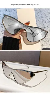Détail macro des lunettes KJS302 avec monture en nickel brillant et verres miroir blancs