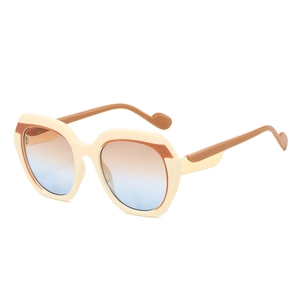 Fashionable oversized polygonal sunglasses with cream frame and gradient lenses