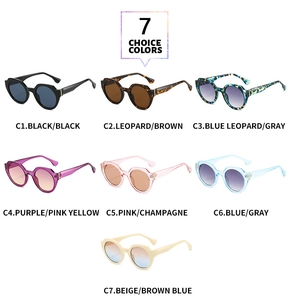 Présentation de sept options de couleurs pour lunettes de soleil à monture large