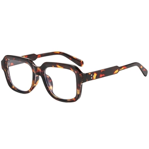 Retro square tortoiseshell eyeglasses frame with metal rivets on high-quality acetate