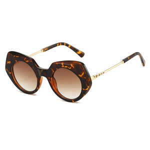 Modische Oversize Geometrische Sonnenbrille mit Leopardenmuster und goldenen Metallbügeln
