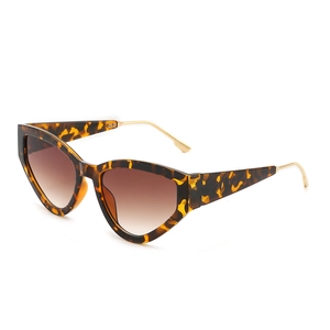 Lunettes de soleil œil de chat rétro avec monture écaille et verres dégradés