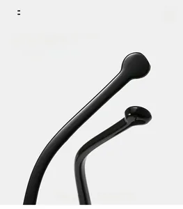 Macro detail of the curved glossy black mirror legs for enhanced wearing comfort