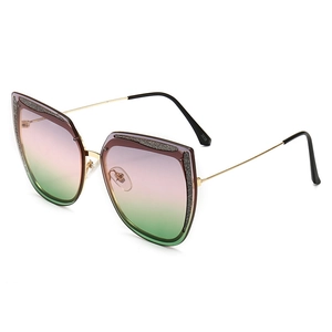 Occhiali da sole fashion cat eye con glitter e lenti rosa sfumate da donna