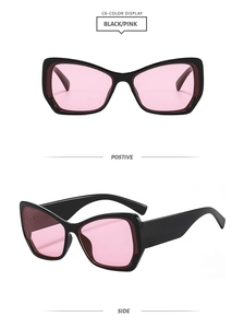 Détail de lunettes de soleil carrées noires avec verres roses sous deux angles de vue