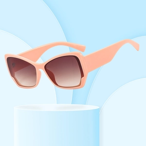 Lunettes De Soleil Cat-Eye Surdimensionnées Femmes Protection UV400 Monture PC Lentille PC Forme Papillon Géométrique Rétro