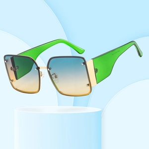 Lunettes De Soleil Carrées Surdimensionnées UV400 Verres Dégradés PC Cadre Métal Mode Rétro Style De Rue Voyage Fête Femmes Hommes