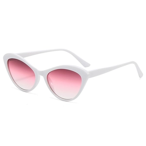 Retro cat eye sunglasses with white frames and pink gradient lenses for fashion