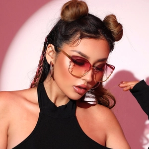 Fashion butterfly metal sunglasses with pink-yellow gradient lenses and flame edges