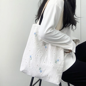 Floral Embroidery Canvas Tote Bag Hollow Out Flower Design Women Fresh Literary Shoulder Handbag Hand Made Label White