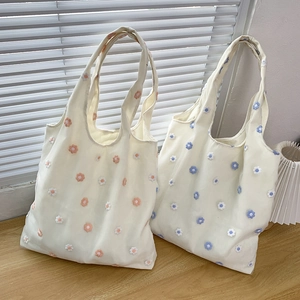 Sac cabas artistique en toile avec broderie florale 3D délicate et double poignée