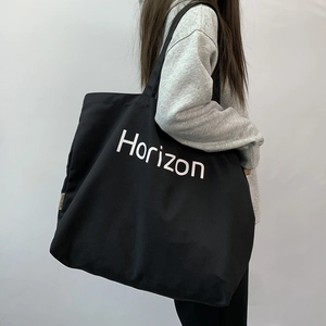 Black large capacity canvas tote bag with white Horizon letter print for daily commute