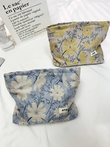 Floral Jacquard Makeup Bag Portable Toiletry Pouch Large Capacity Cosmetic Storage Organizer For Travel Women Sweet