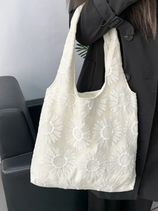 Sac fourre-tout élégant en dentelle blanc cassé avec broderie florale de marguerite