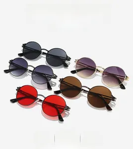 Vue à plat de lunettes de soleil steampunk rondes en cinq couleurs avec monture en métal
