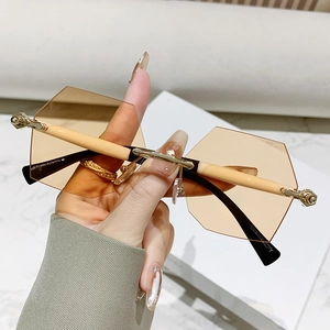 Vintage Randlose Sechseckige Sonnenbrille Metallrahmen UV400 Schutz Mode Verlaufslinsen Street Style Brillen Für Damen
