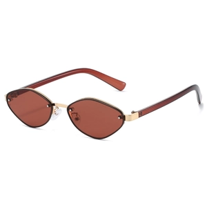 Vintage rhombic sunglasses with amber lenses and gold chain link metal frame detail