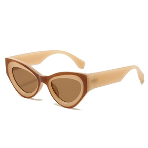 Retro cat eye sunglasses in two-tone brown and beige finish with tea brown lenses