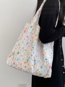 Sac fourre-tout en toile bleu clair brodé de fleurs avec grande capacité pour femme moderne