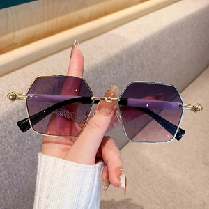 Hexagonal Sunglasses Metal Frame PC Lens UV400 Protection Fashion Retro Street Style Travel Eyewear For Women