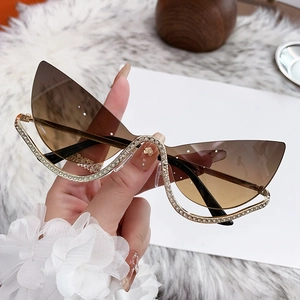 Lunettes de soleil œil de chat sans monture avec diamants et verres dégradés marron