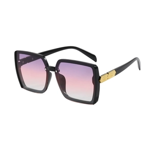 Fashion square oversized sunglasses with gradient lenses and gold metal temple detail