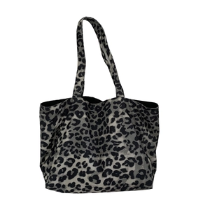 Minimalist leopard print tote bag with large capacity and durable canvas material