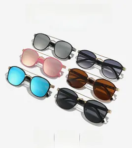 Flachbild von Retro-Oval-Sonnenbrillen mit Doppelsteg in sechs modischen Farben