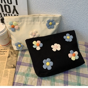 Canvas Makeup Bag With 3D Floral Decoration Large Capacity Portable Travel Cosmetic Pouch Zipper Handheld Organizer Cute