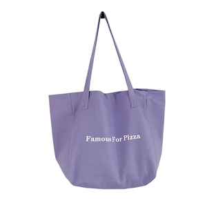 Grand sac fourre-tout en toile lavande avec imprimé Famous For Pizza et anses solides