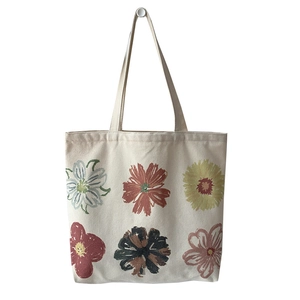 Floral canvas tote bag in off-white with vintage art flowers for casual student wear