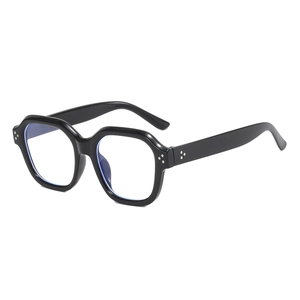 Lunettes rétro à monture carrée noire épaisse avec rivets argentés et verres anti-lumière