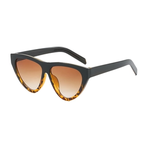 Retro triangle oversized sunglasses with tortoiseshell frames and brown gradient lenses