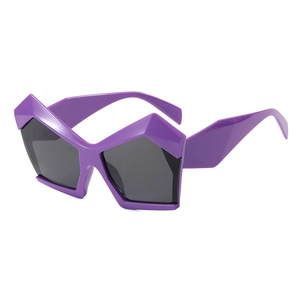 Lunettes de soleil oversize géométriques violettes avec verres gris foncé