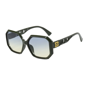 Retro oversized polygon sunglasses with gradient lenses and镂空-letter temple design