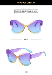 Vues de face et de profil de lunettes papillon avec verres dégradés bleu-violet