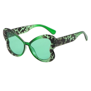 Lunettes de soleil papillon tendance avec imprimé léopard vert et verres clairs