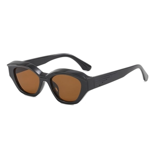 Lunettes de soleil œil-de-chat rétro avec monture noire et verres bruns anti-UV