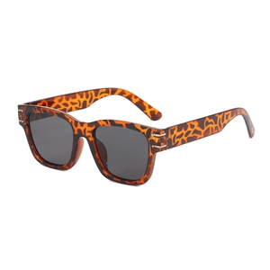 Fashion vintage square oversized sunglasses with tortoise shell frames and dark lenses