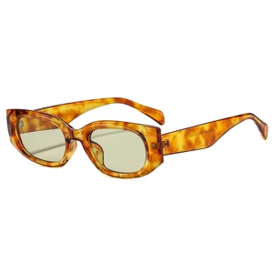 Retro tortoise shell cat eye sunglasses with yellow lenses for a vintage fashion look