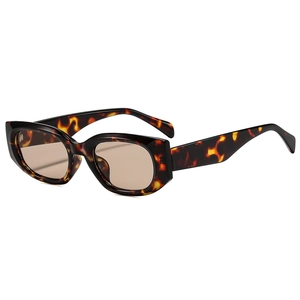 Retro tortoise shell cat-eye sunglasses with light brown lenses for outdoor sun protection