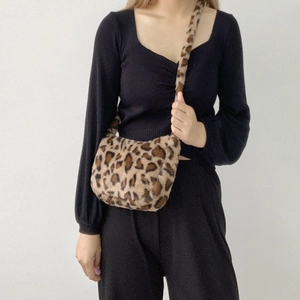 Vintage leopard print plush shoulder bag for women with soft faux fur texture