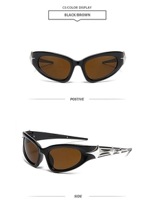 Détail de lunettes de soleil œil-de-chat noires avec des étoiles argentées de style Y2K