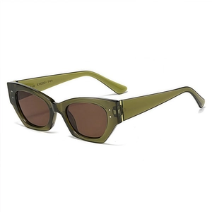 Lunettes de soleil œil-de-chat rétro vert olive translucide avec verres marrons