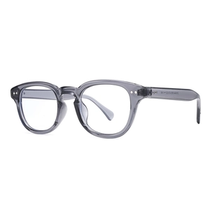 Lunettes de soleil polygonales grises translucides au design minimaliste tendance