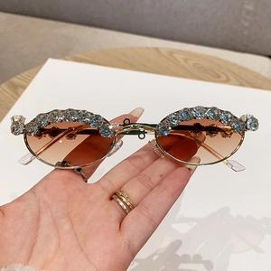 Oval Rhinestone Sunglasses Metal Frame UV400 Protection Trendy Y2K Small Frame Fashion Eyewear For Women