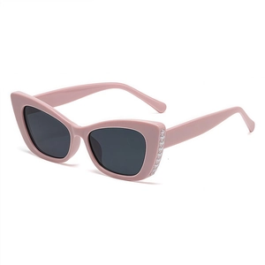Fashion Cat Eye Sunglasses Women Retro Trendy PC Frame With Artificial Pearl Rhinestone Decor UV400 Protection Chic Eyewear