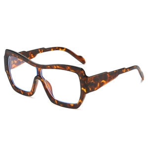 Oversized geometric tortoiseshell sunglasses with retro thick leopard print frame